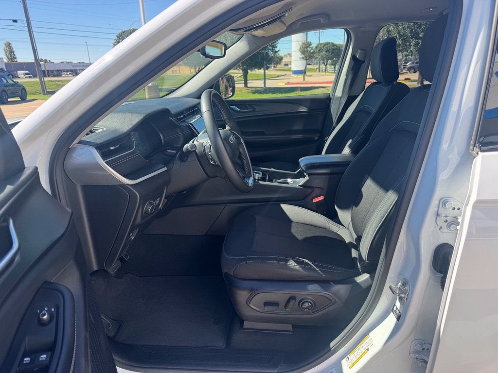 2024 Jeep Grand Cherokee Laredo