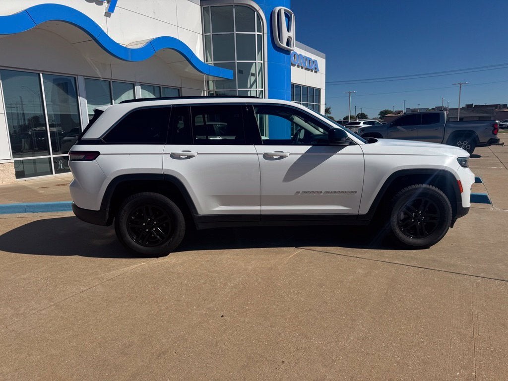 2024 Jeep Grand Cherokee Laredo