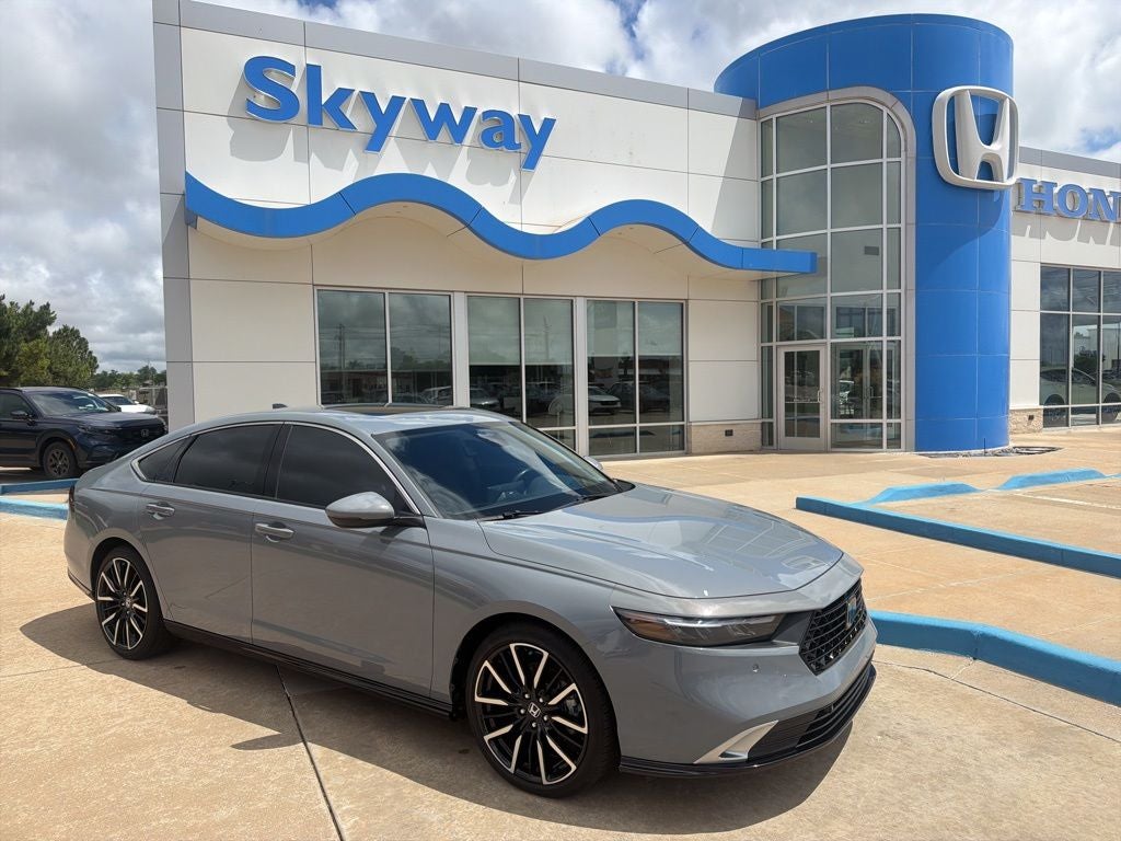 2024 Honda Accord Hybrid Touring's photo