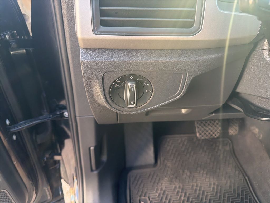 2020 Volkswagen Atlas Cross Sport 2.0T SE w/Technology