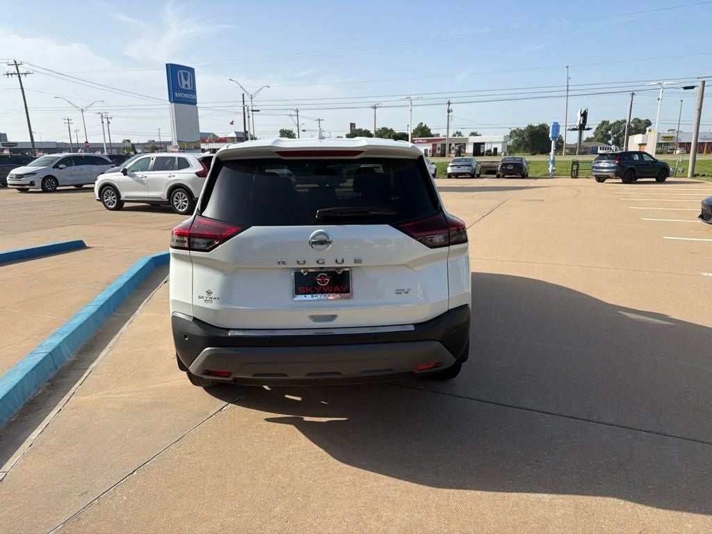 2021 Nissan Rogue SV
