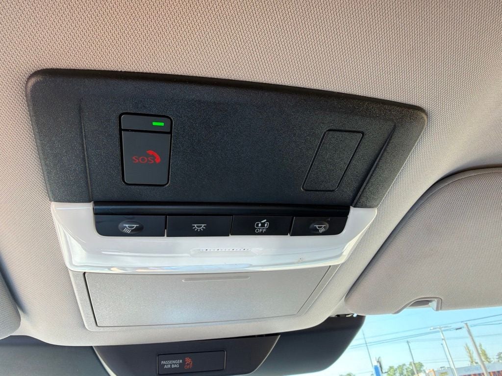 2025 Nissan Pathfinder SV