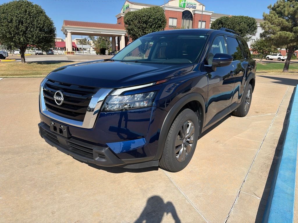 2025 Nissan Pathfinder SV