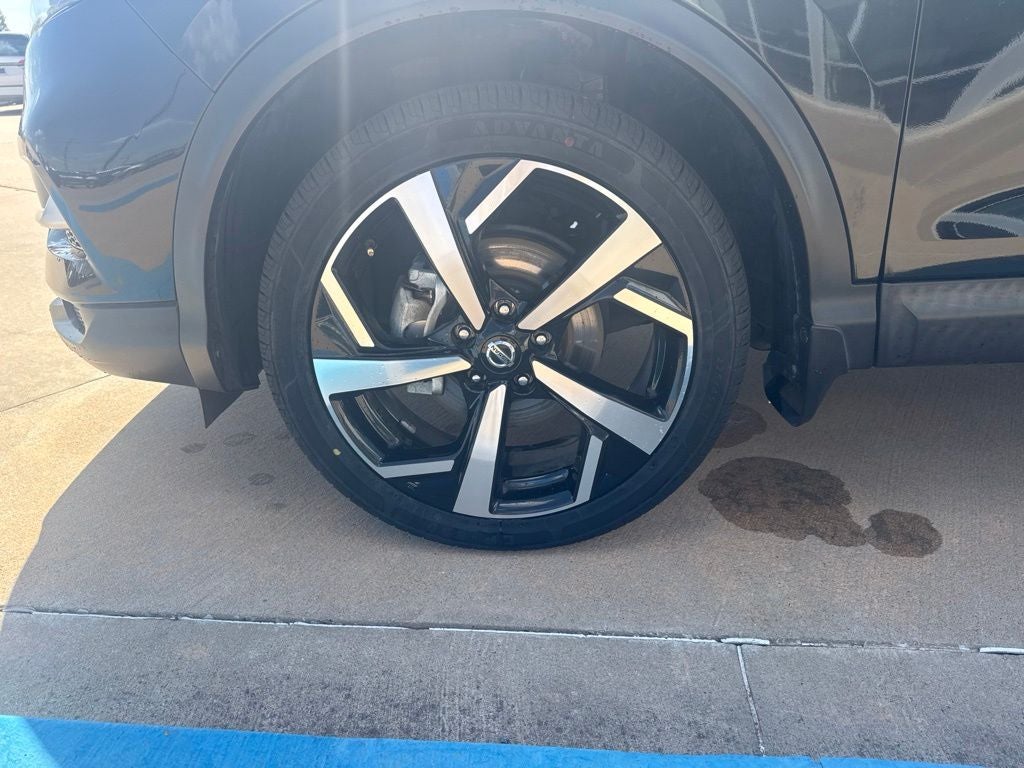 2022 Nissan Rogue Sport SL